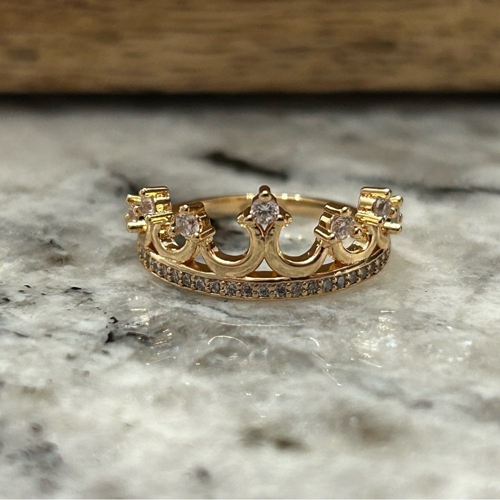 18K rose gold plated. Elegant Gold Crown Ring
